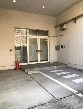 日本郵便輸送新小川町ビルの外観