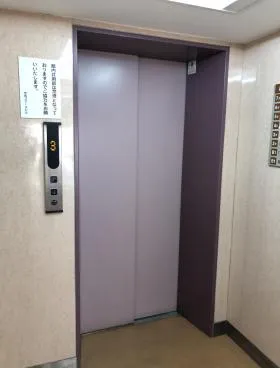 赤坂コマースビルの外観