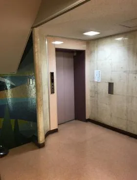 赤坂コマースビルの外観