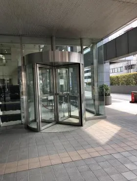 アルカウェストビルの外観