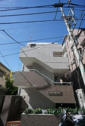 アルプスプラザビルの外観