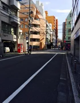 ジニアスビルの外観