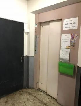 BSTEPビルの外観