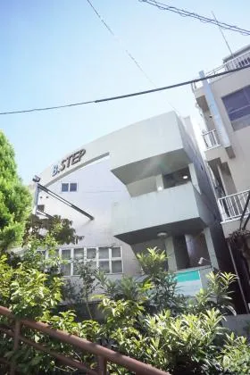 BSTEPビルの外観