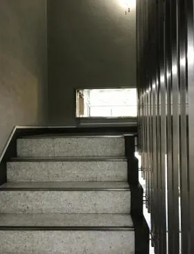 明和ビルの外観