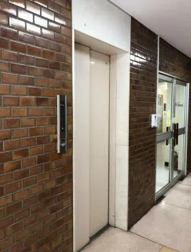 掖済会ビルの外観