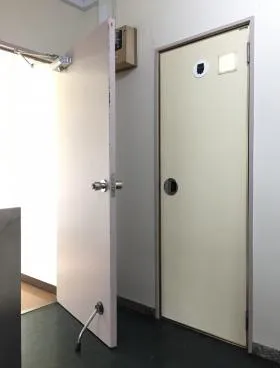新川ビルの外観