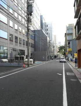 新川ビルの外観
