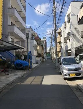芳秀印刷ビルの外観