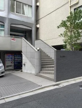理工図書ビルの外観