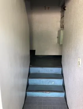 神聖ビルの外観
