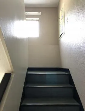 神聖ビルの外観
