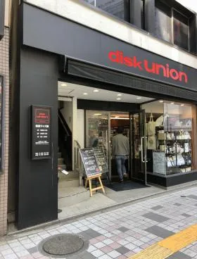 新宿丸江ビルの外観