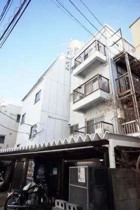 ルミエ学芸大学ビルの外観