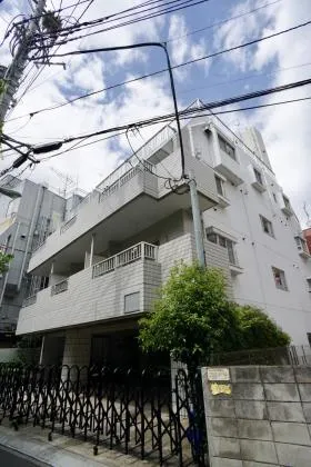 須川ハイツビルの外観