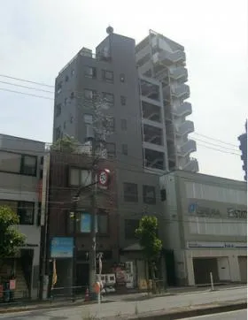 L-TOWERビルの外観