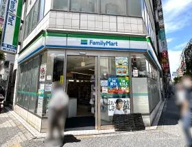ファミリーマート