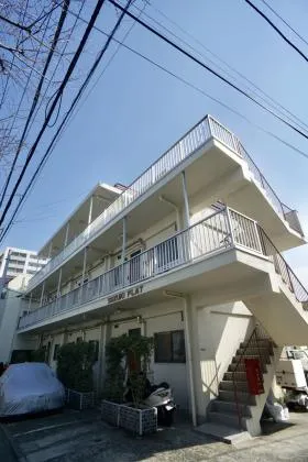 鈴木フラットビルの外観