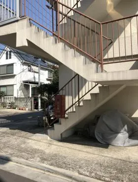 鈴木フラットビルの外観