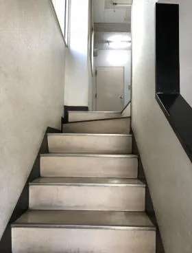 金子ビルの外観