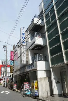 クリスタルビルの外観
