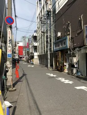 クリスタルビルの外観
