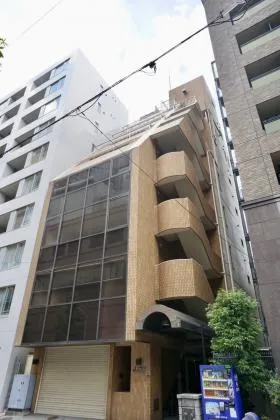 岸浪ビルの外観