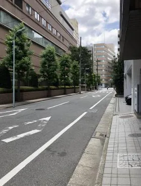 岸浪ビルの外観