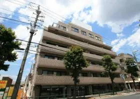 ライオンズマンション世田谷馬事公苑ビルの外観