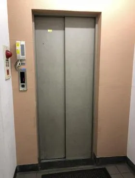 三高第二ビルの外観