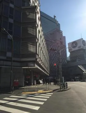 新橋駅前ビル1号館の外観