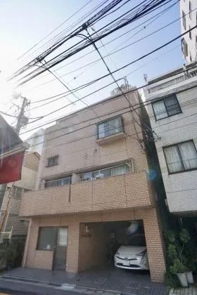 マンション中里ビルの外観