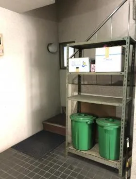 マンション中里ビルの外観