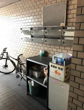 マンション中里ビルの外観