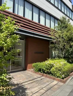 BIZ SMARE代々木ビルの外観