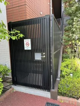 BIZ SMARE代々木ビルの外観