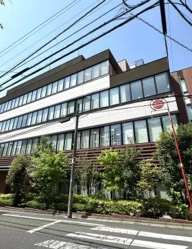 BIZ SMARE代々木ビルの外観