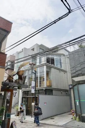 OTB表参道ビルの外観