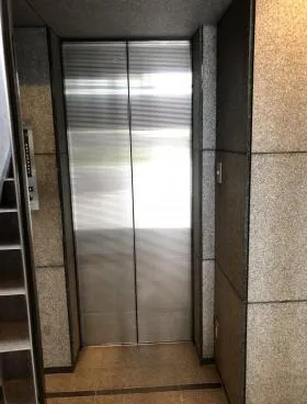 東京ビルの外観