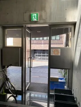 K.W.ビルの外観