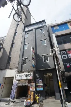 サンプラザ上野ビルの外観