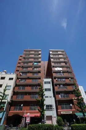 ライオンズマンション鶯谷の外観
