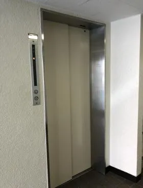 全豆ビルの外観