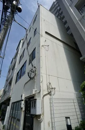 新井ビルの外観