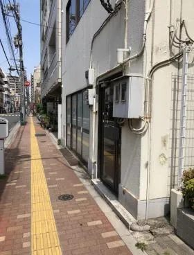 新井ビルの外観