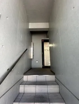GRARIAビルの外観