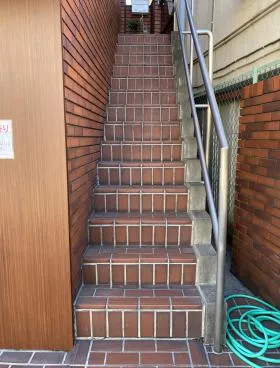 鈴木ビルの外観