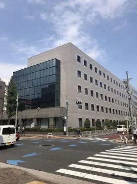 サスセンタービルの外観