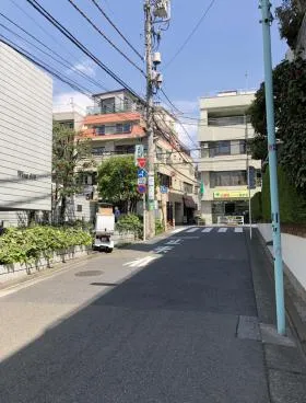 ウイング410ビルの外観