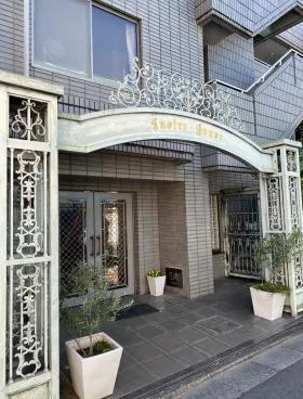 ラスターハウスビルの外観